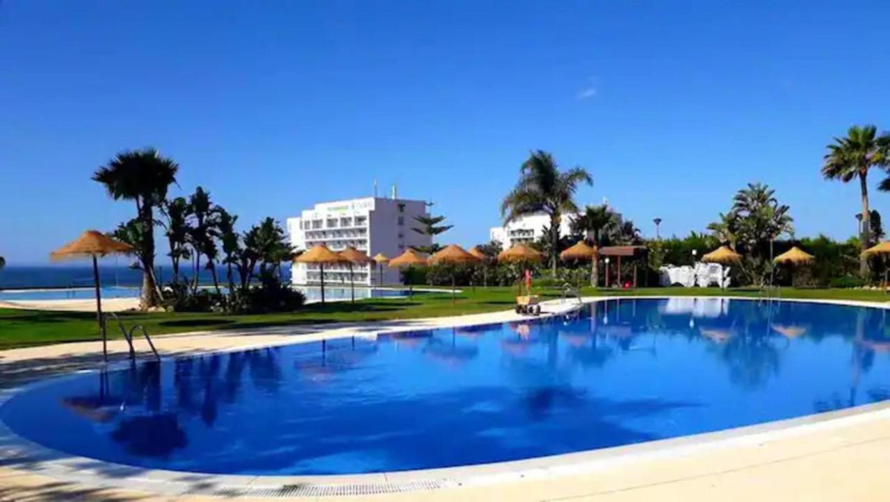 Beachfront Complex El Coloso Views,Pools,Parking Benalmadena Costa Exteriör bild